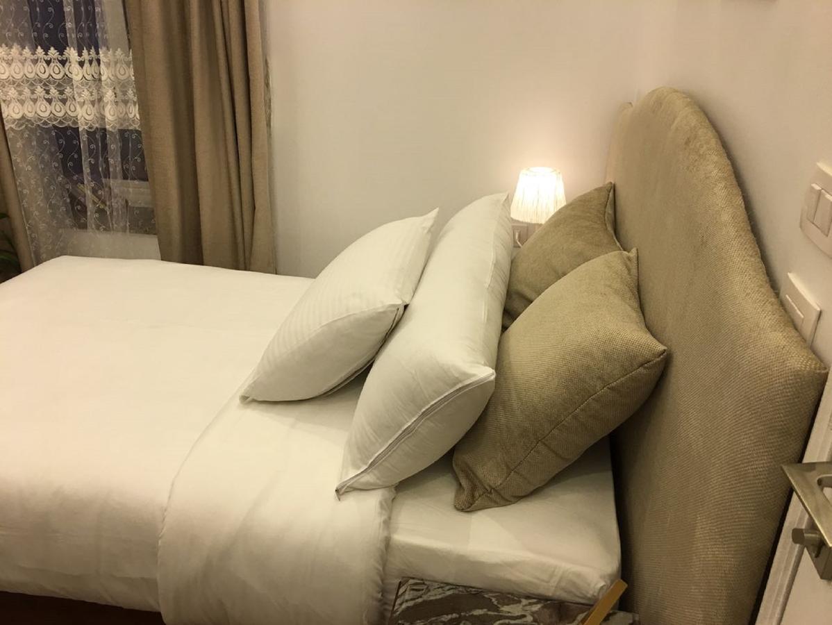 Paris Hotel Kairo Bagian luar foto